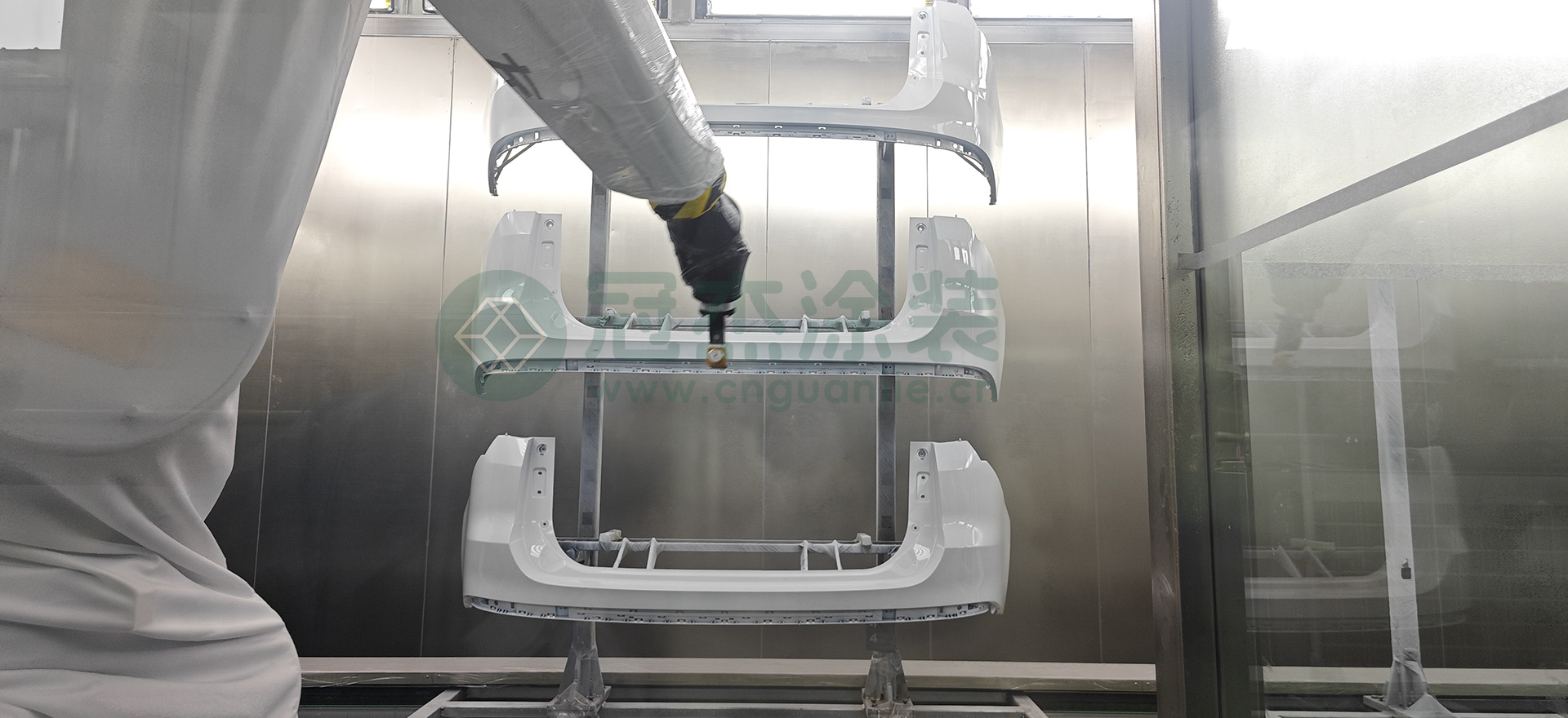 冠杰科技承建开封日成汽车保险杠智能涂装生产线成功试喷